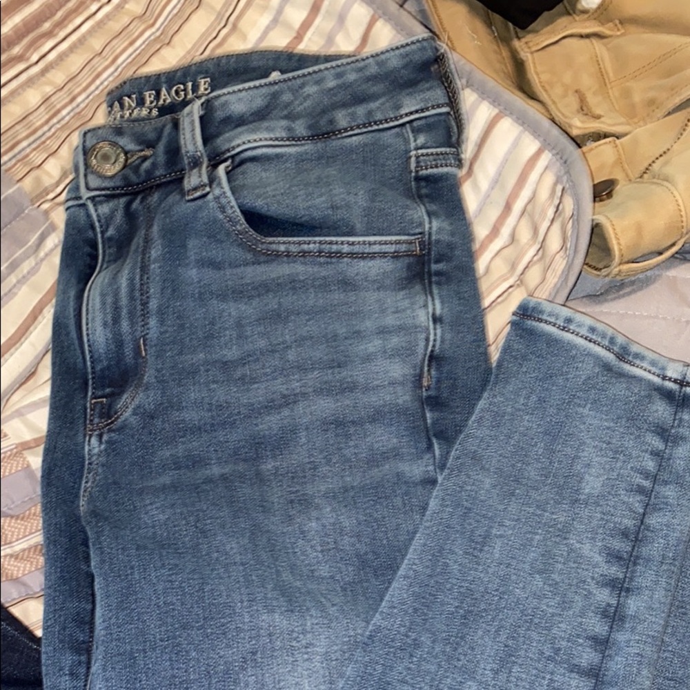 Like new American eagle jeans.